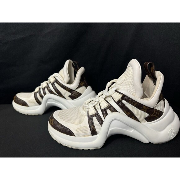 Size 39 - Louis Vuitton LV Archlight Trainer White CL0179 Authentic Mono…